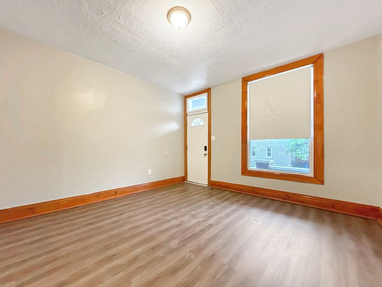 1832 E 28th St - Photo 3 of 16