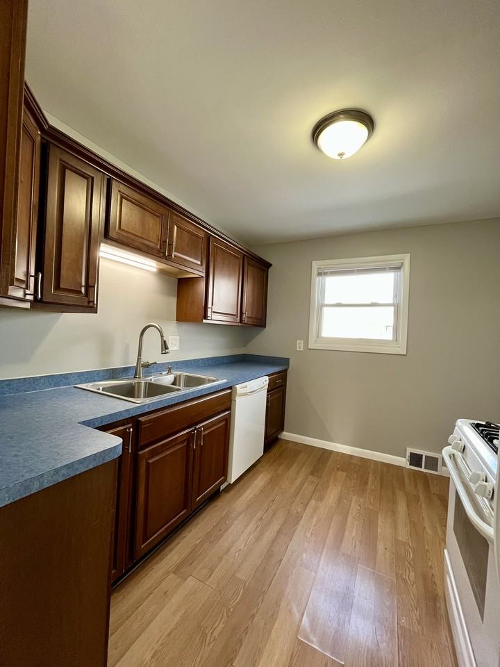 3266 S Stella Ct #1 - Photo 5 of 19