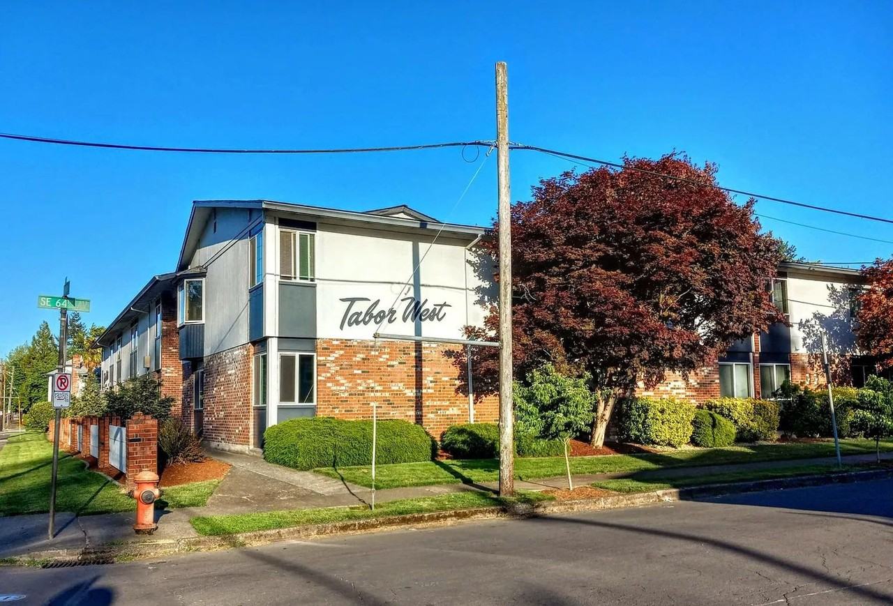 Tabor West Apartments - Photo 5 of 25