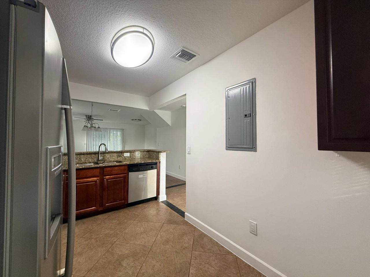 6615 Winfield Boulevard - Photo 5 of 7