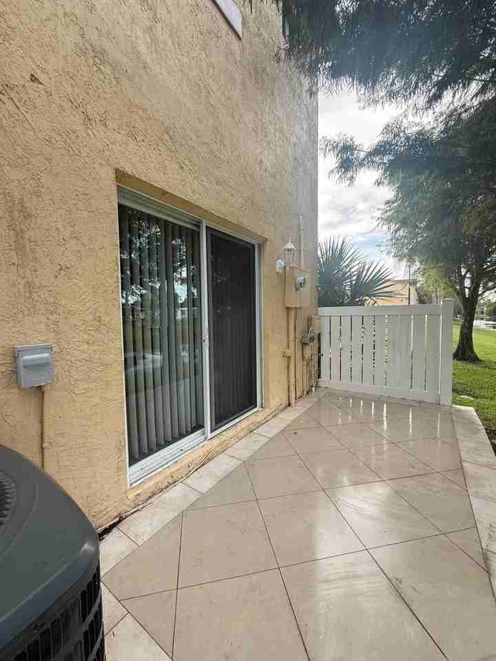 6615 Winfield Boulevard - Photo 3 of 7