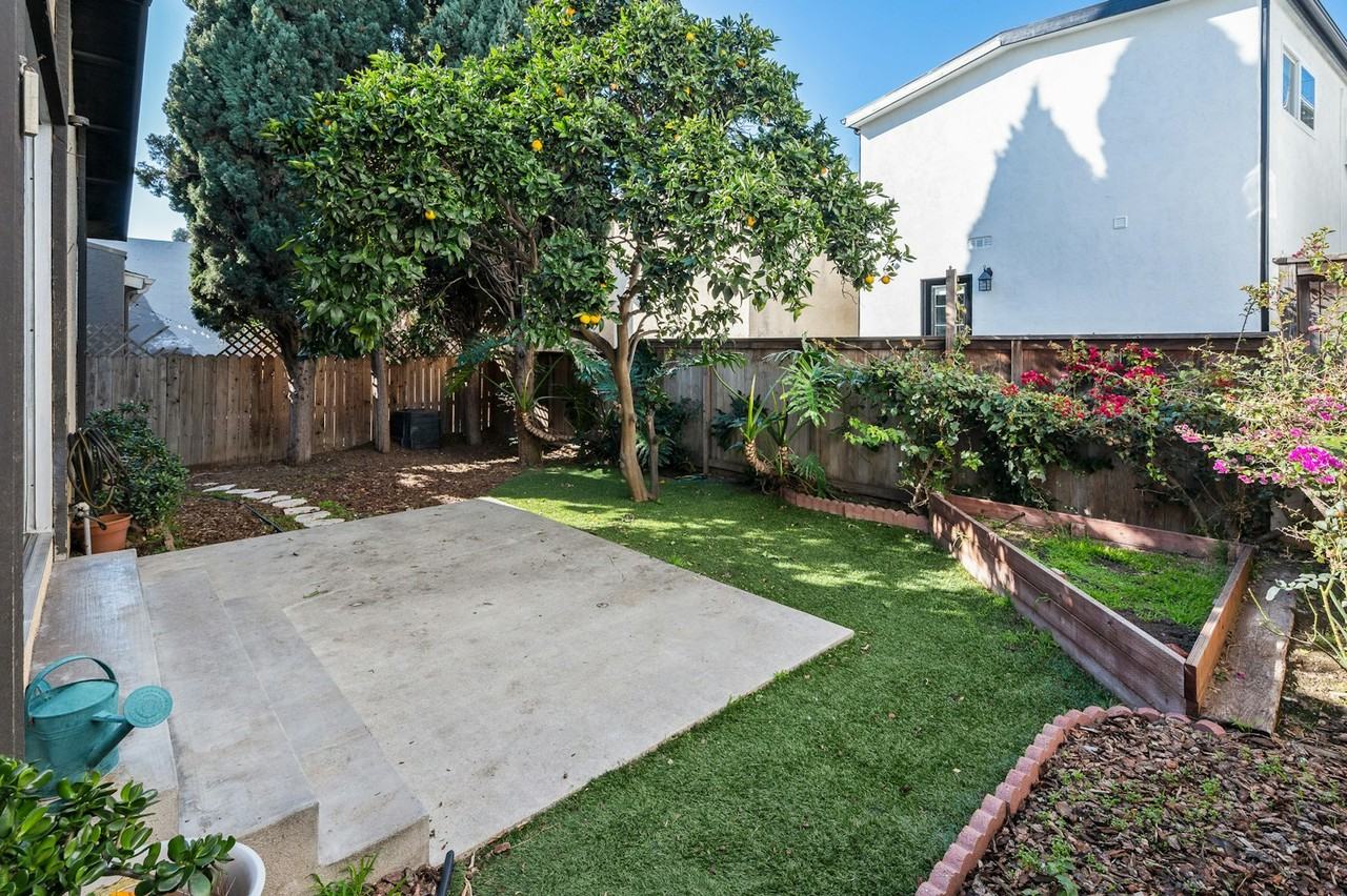 845 2nd Street - Photo 4 of 35