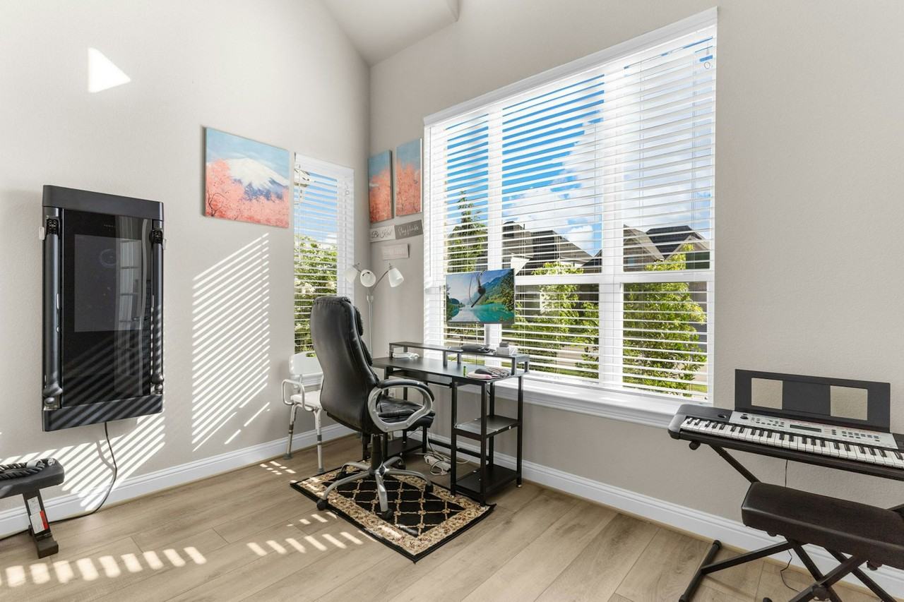 106 Spanish Bluebell Drive - Photo 6 of 38