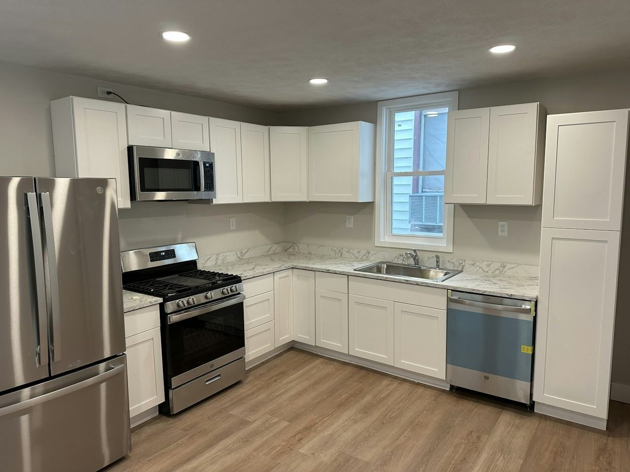 523 Franklin Avenue - Photo 3 of 14