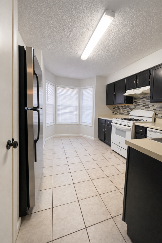 6039 Pinebark Court - Photo 4 of 15