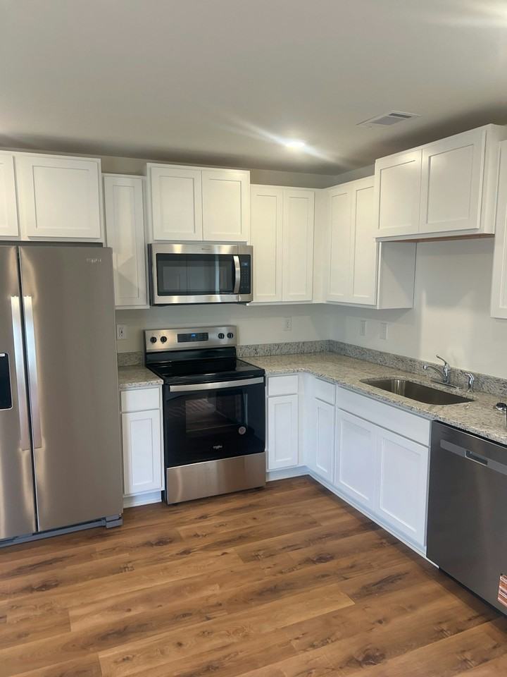 11316 Snapdragon Cove - Photo 3 of 15