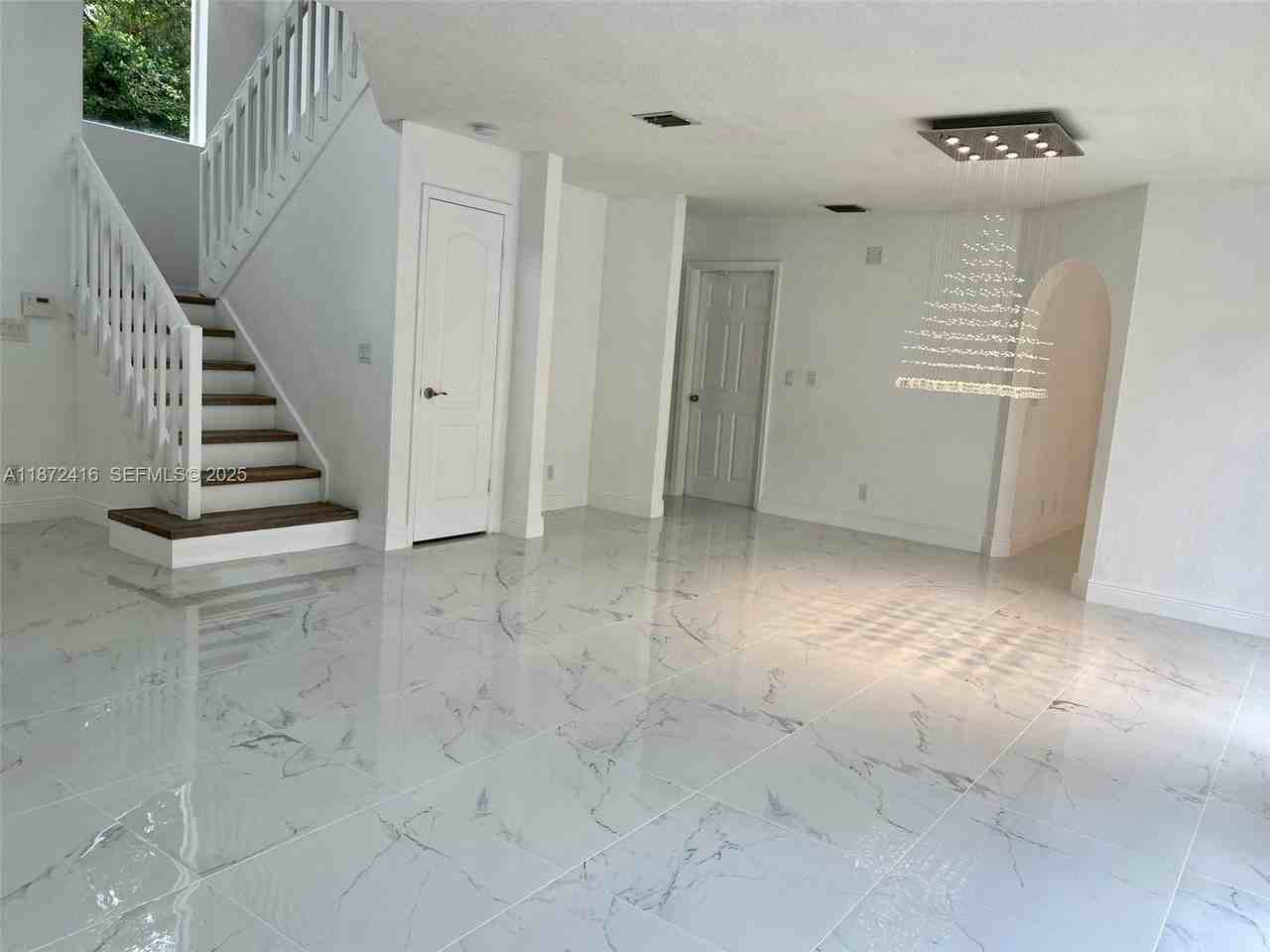 11301 Rockinghorse Rd - Photo 3 of 12