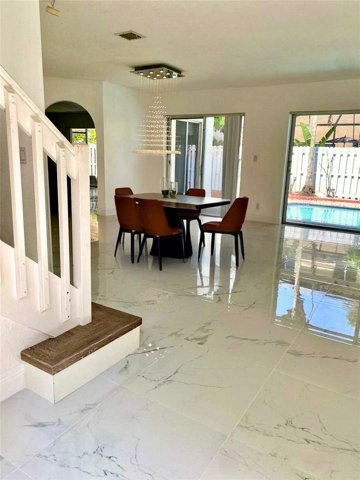 11301 Rockinghorse Rd - Photo 6 of 12