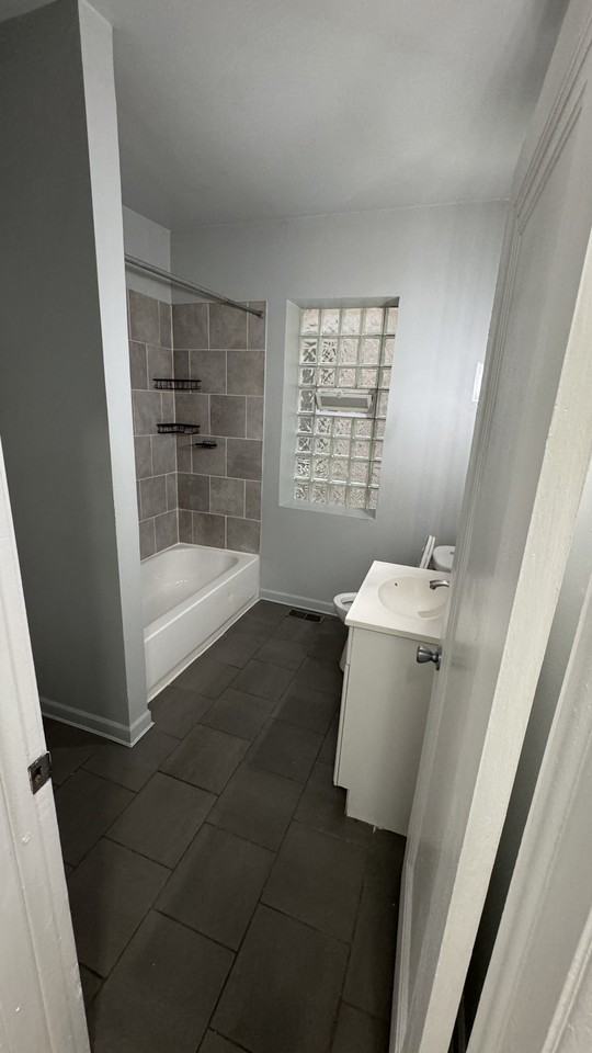 8055 S Paulina St, Unit 1 - Photo 4 of 13