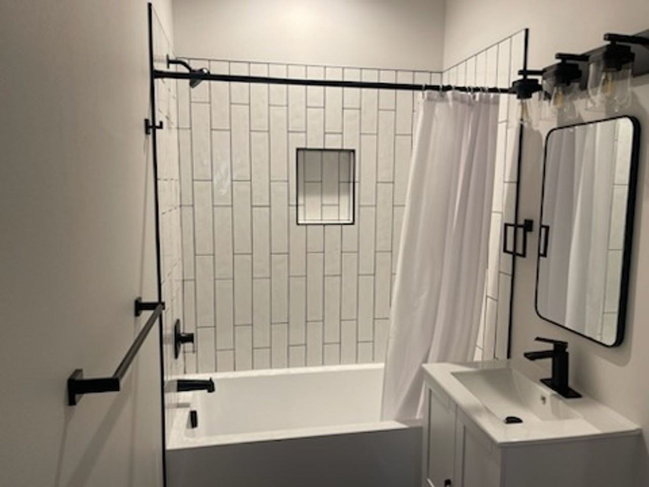 460 N James Ave - Photo 6 of 9