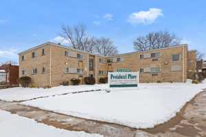 featured image of 3021 Pestalozzi St