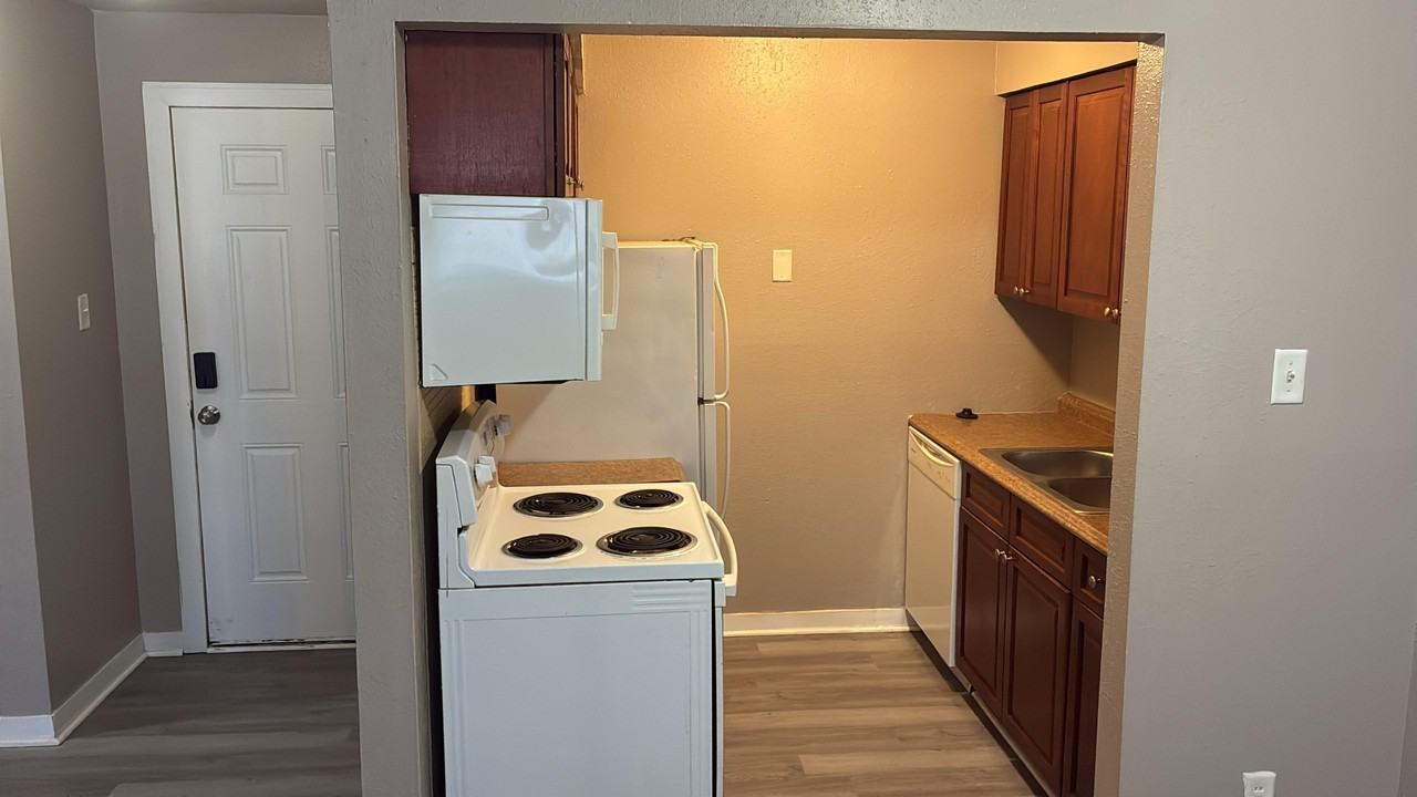 3021 Pestalozzi Street - Photo 6 of 13