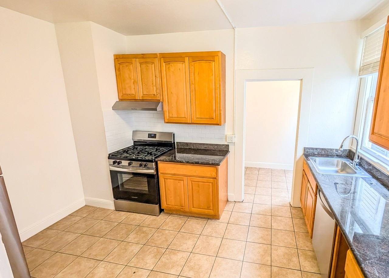 1849 Page - Photo 3 of 14