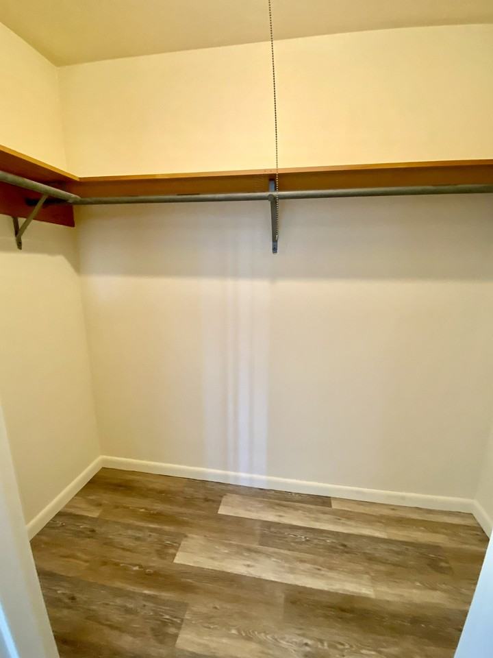 415 Wisconsin Ave - Photo 6 of 44