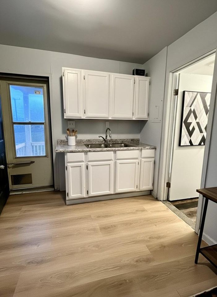 1312 Hanford Avenue - Photo 3 of 8