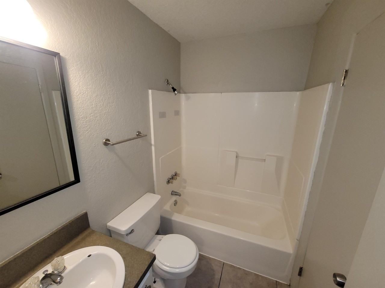 Sunrise East Apartments - Photo 7 of 25