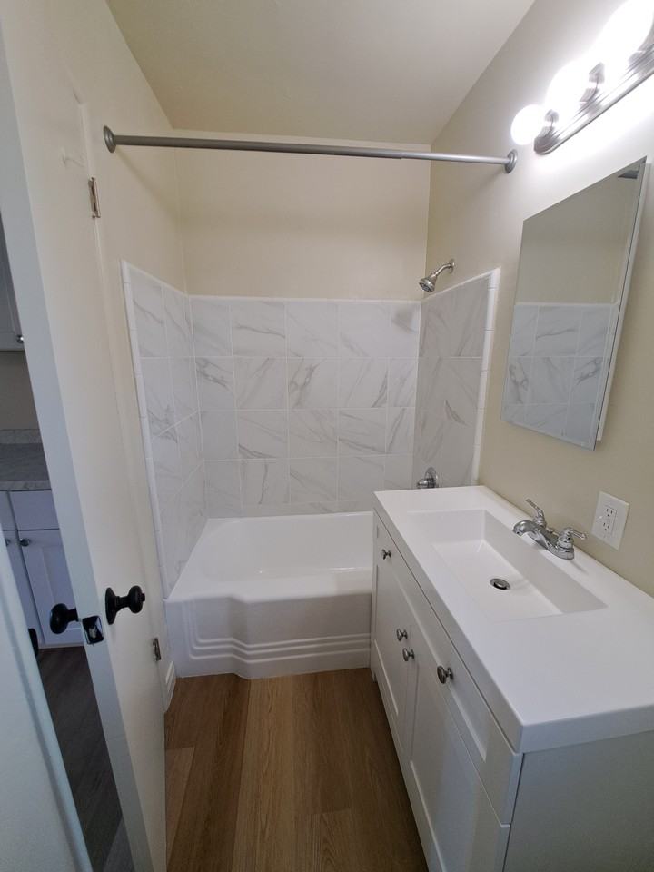 Hollywood Way 301 - Photo 3 of 6