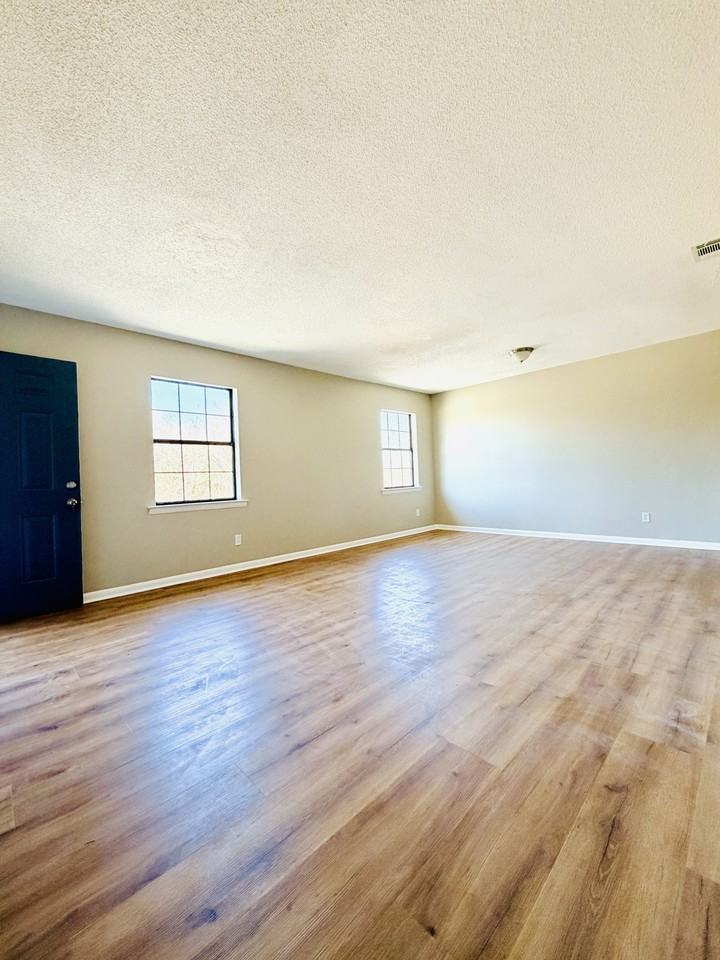 130 Alfred St - Photo 3 of 10