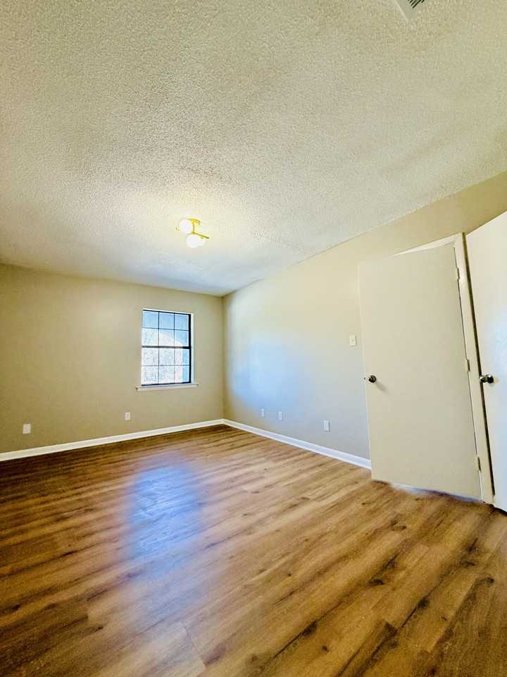 130 Alfred St - Photo 5 of 10