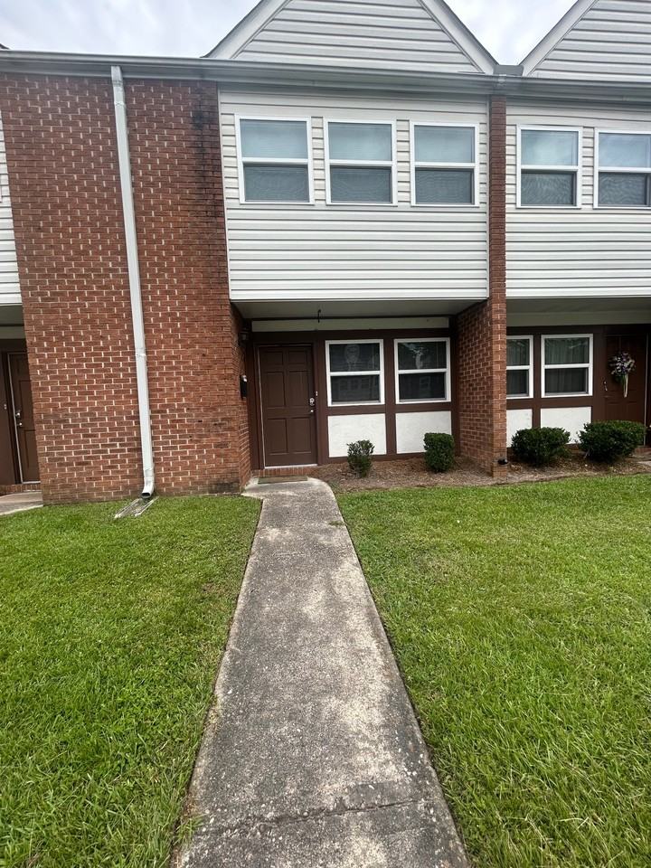 Tudor Apartments - Photo 2 of 6