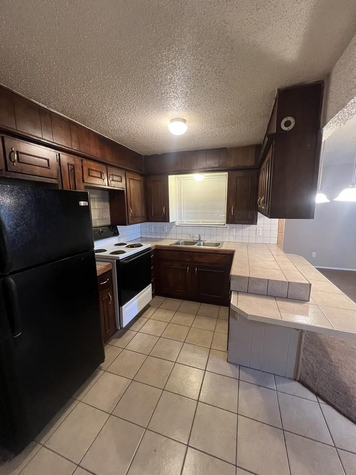 124 Temple Avenue - Photo 2 of 14
