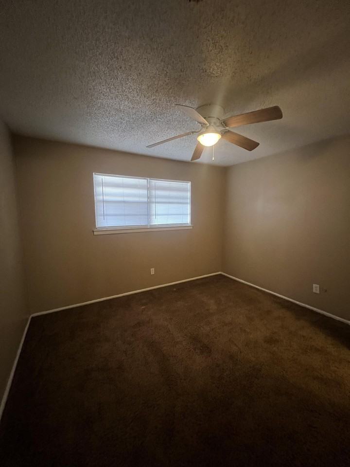 124 Temple Avenue - Photo 5 of 14
