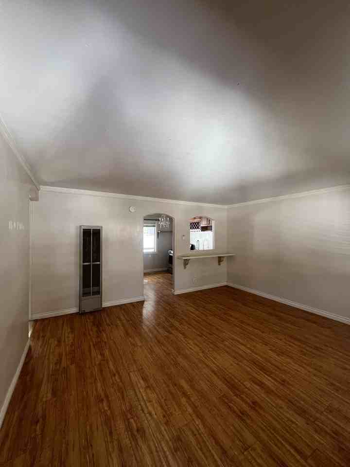 1222 Sierra Boulevard - Photo 2 of 20