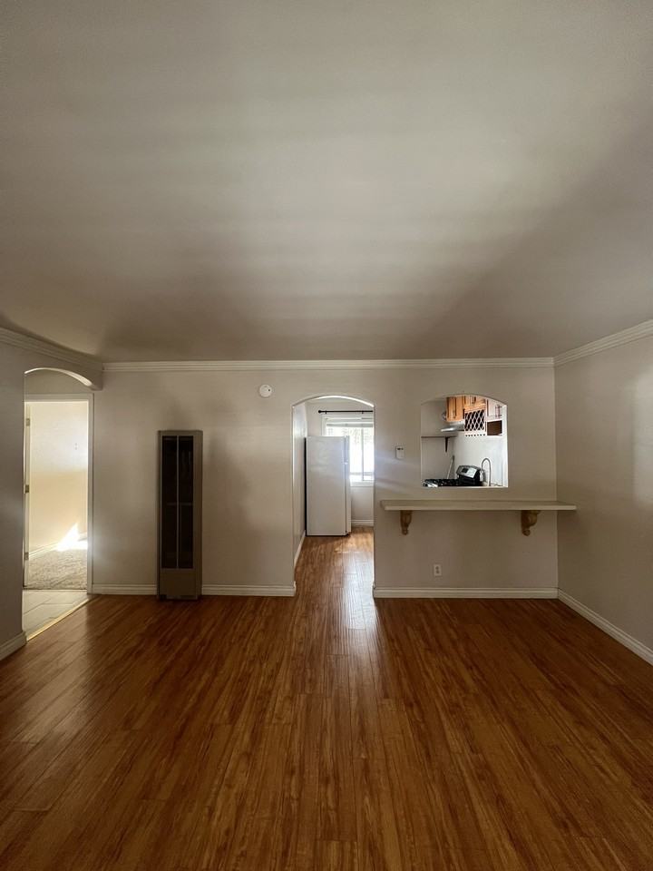 1222 Sierra Boulevard - Photo 6 of 20