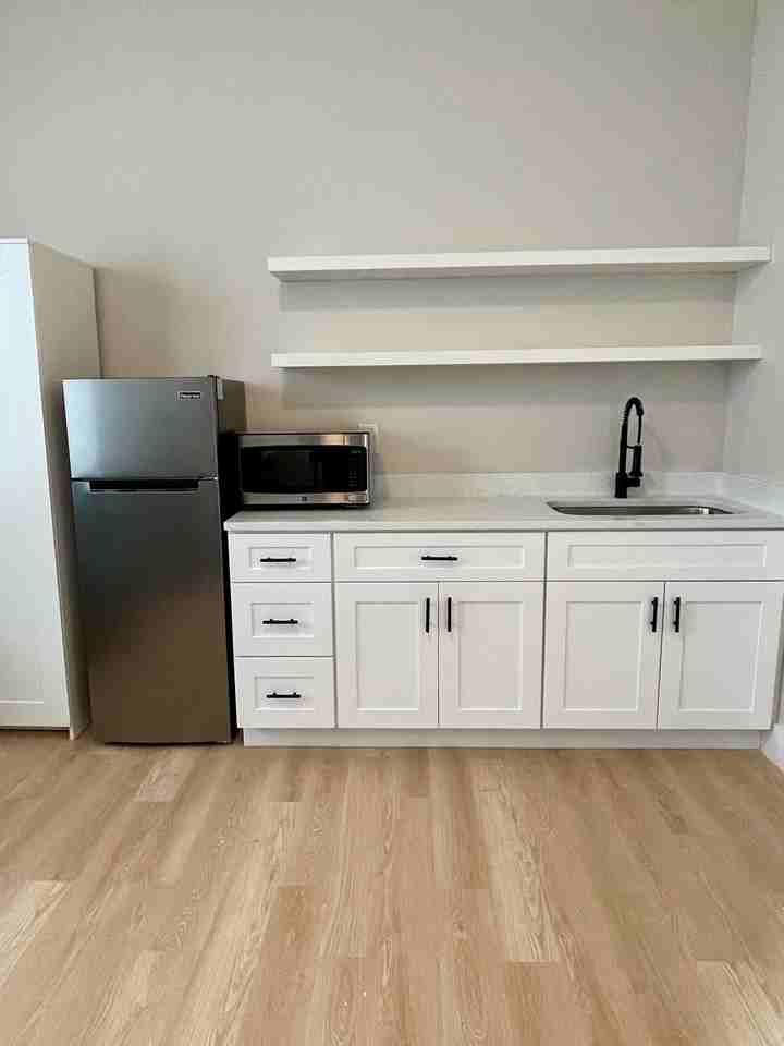 4338 1/2 15th St N #B - Photo 3 of 8