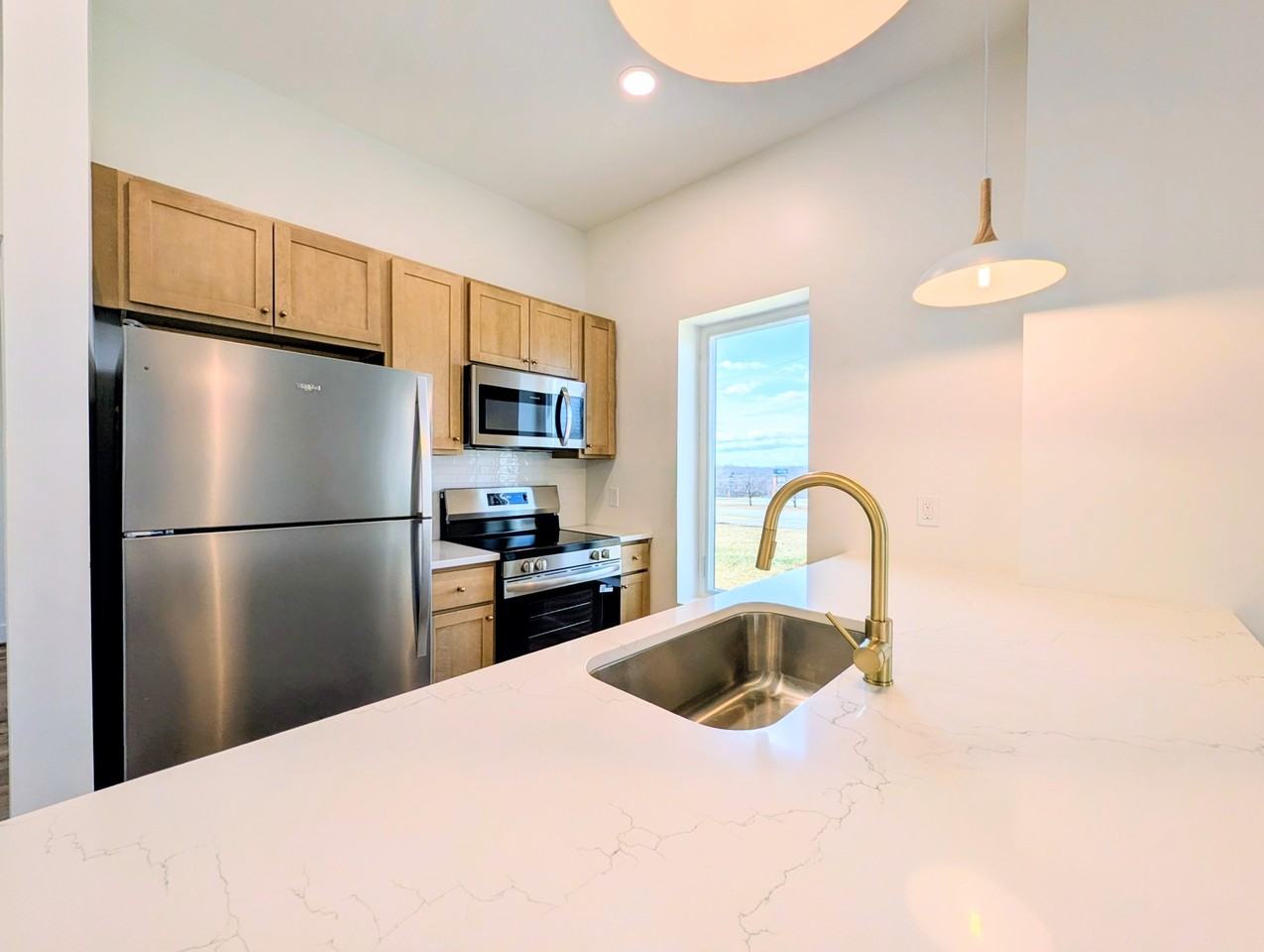 5900 Fort Avenue - Photo 4 of 28