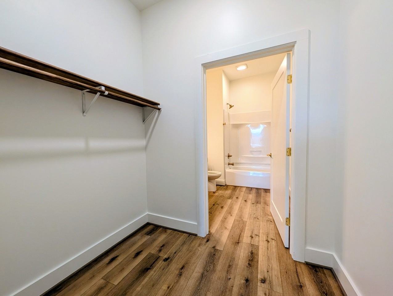 5900 Fort Avenue - Photo 6 of 28