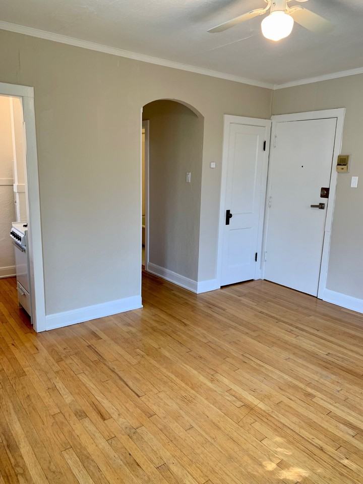 La Charmaine Apts - Photo 4 of 15