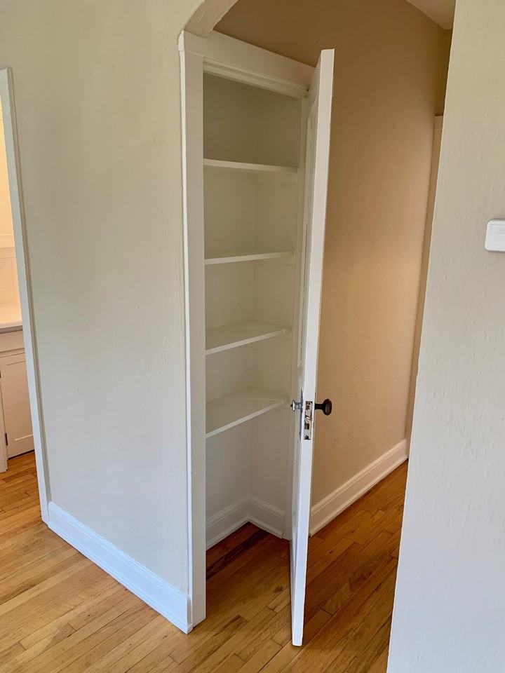 La Charmaine Apts - Photo 6 of 15