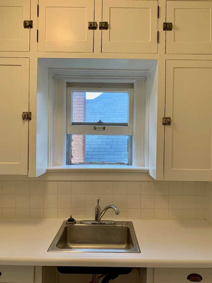 La Charmaine Apts - Photo 7 of 15