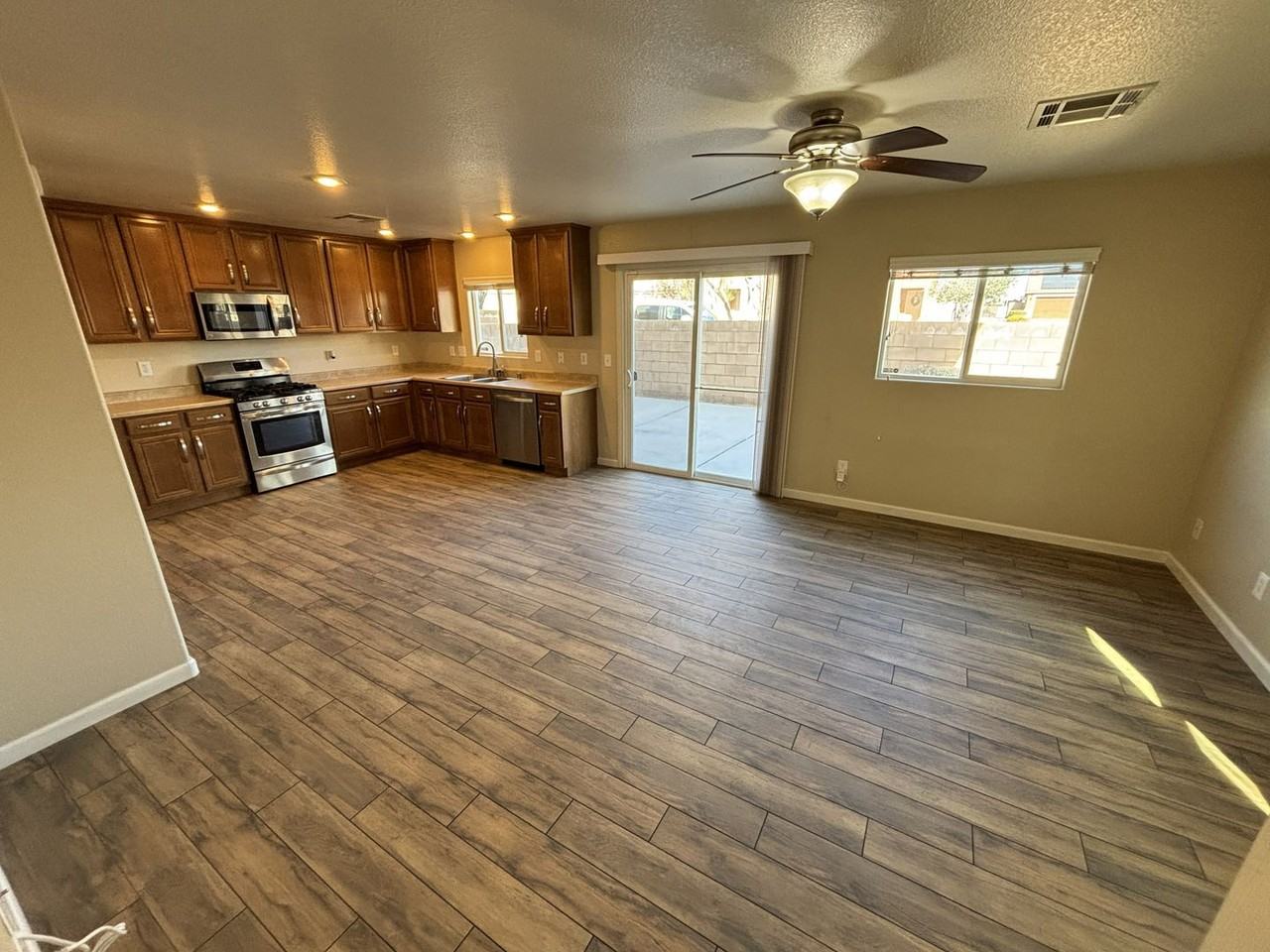 8282 Time Machine Ave - Photo 2 of 30