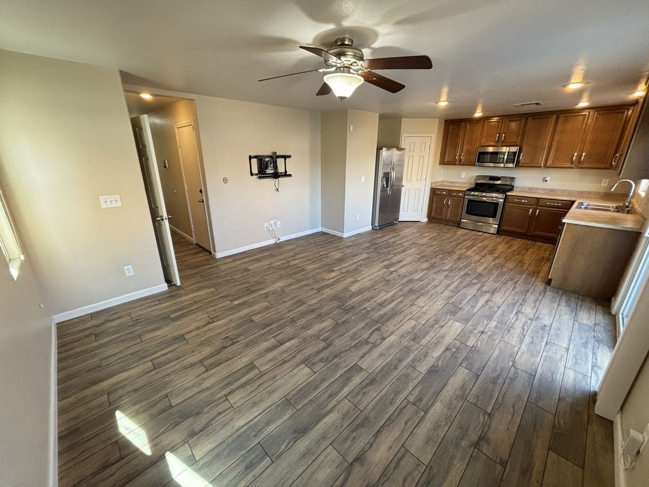 8282 Time Machine Ave - Photo 3 of 30