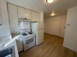 234 E. 51st St. - Photo 7 of 20