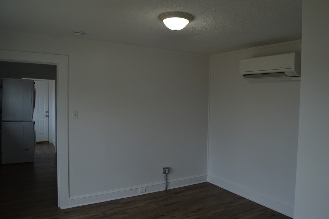 709 South Elm Street - Photo 3 of 10