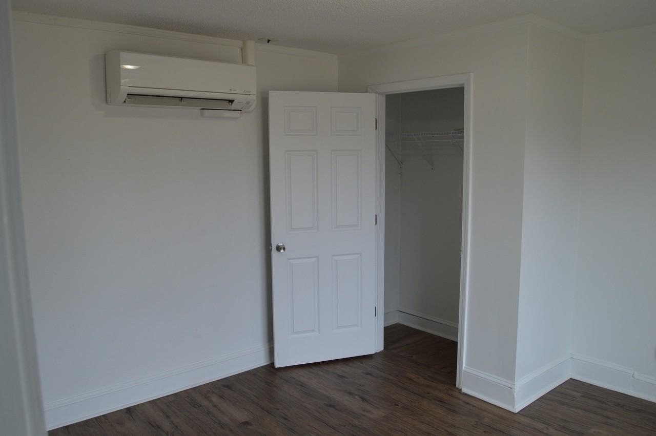 709 South Elm Street - Photo 4 of 10