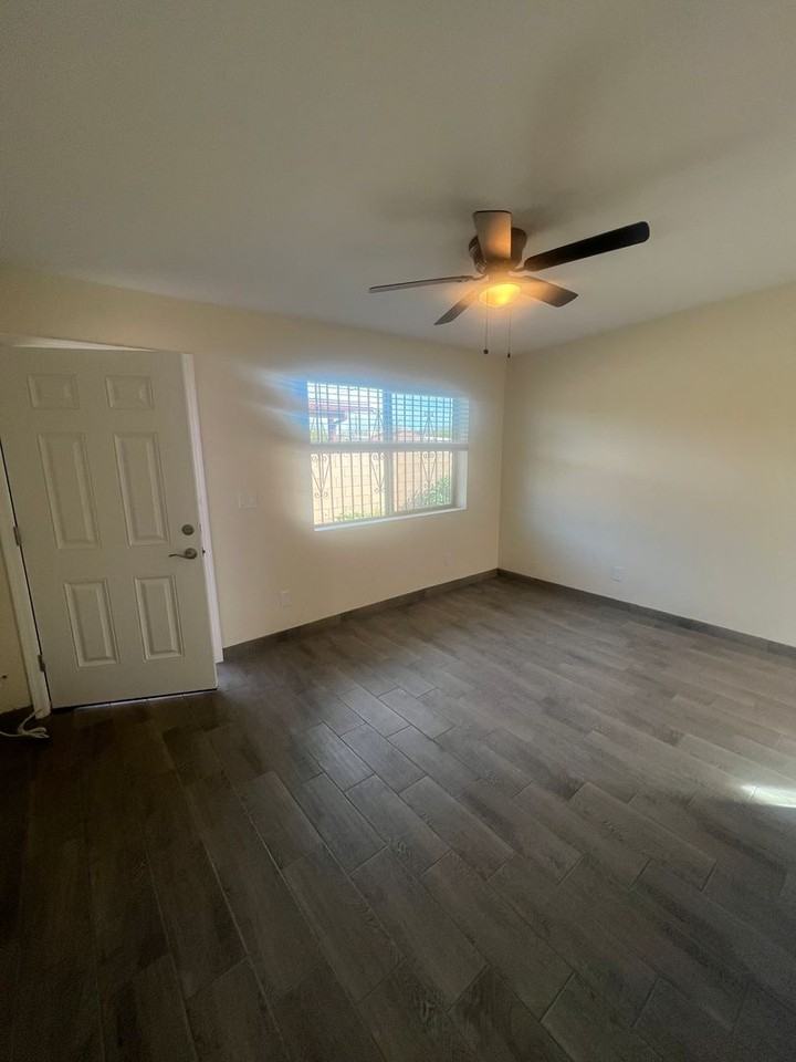 838 E 34th St #2 - Photo 3 of 10