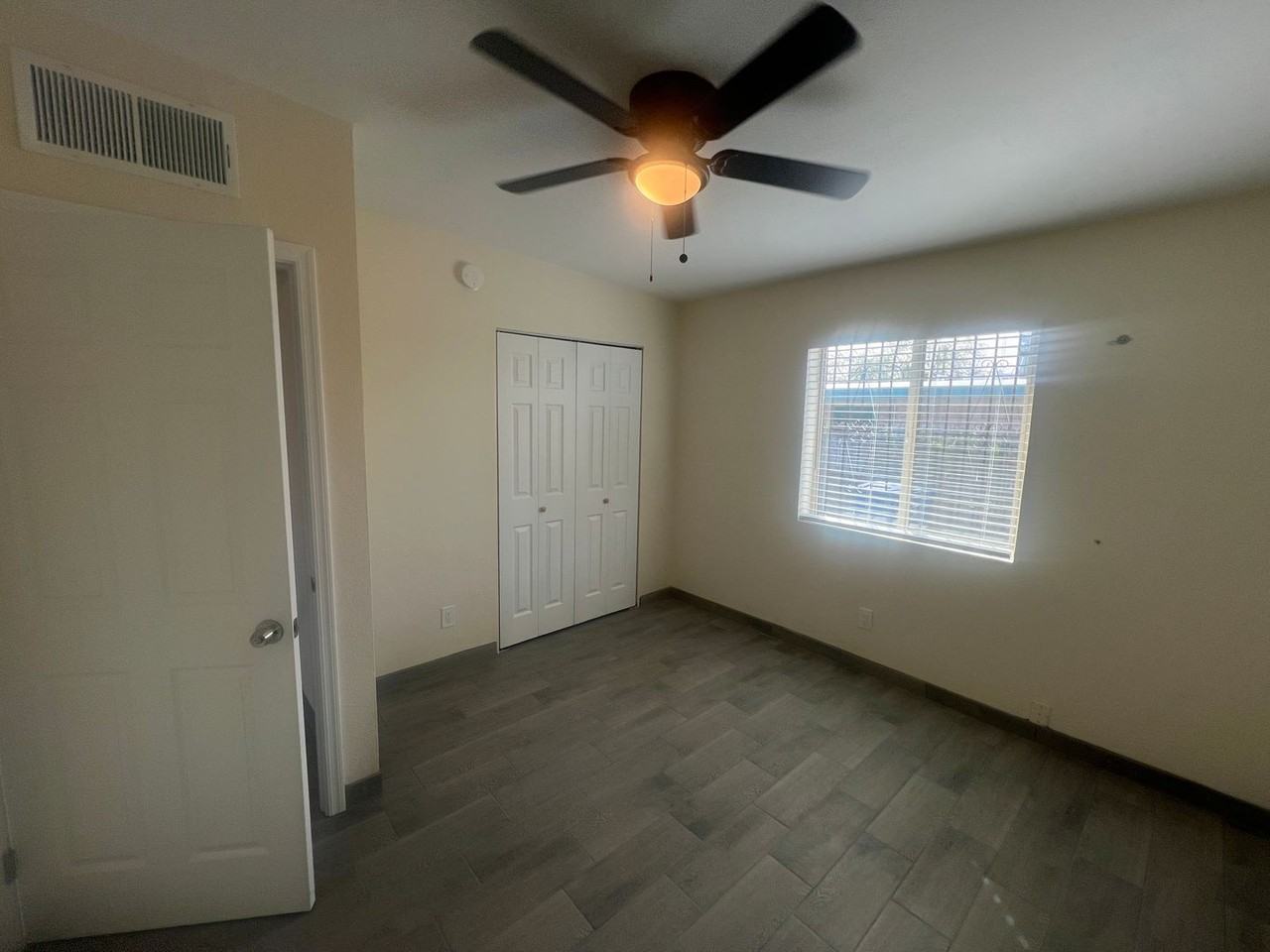 838 E 34th St #2 - Photo 5 of 10