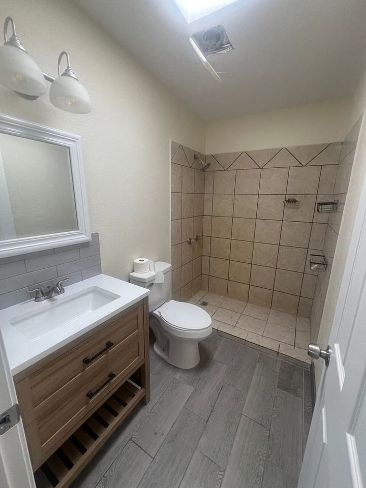 838 E 34th St #2 - Photo 7 of 10