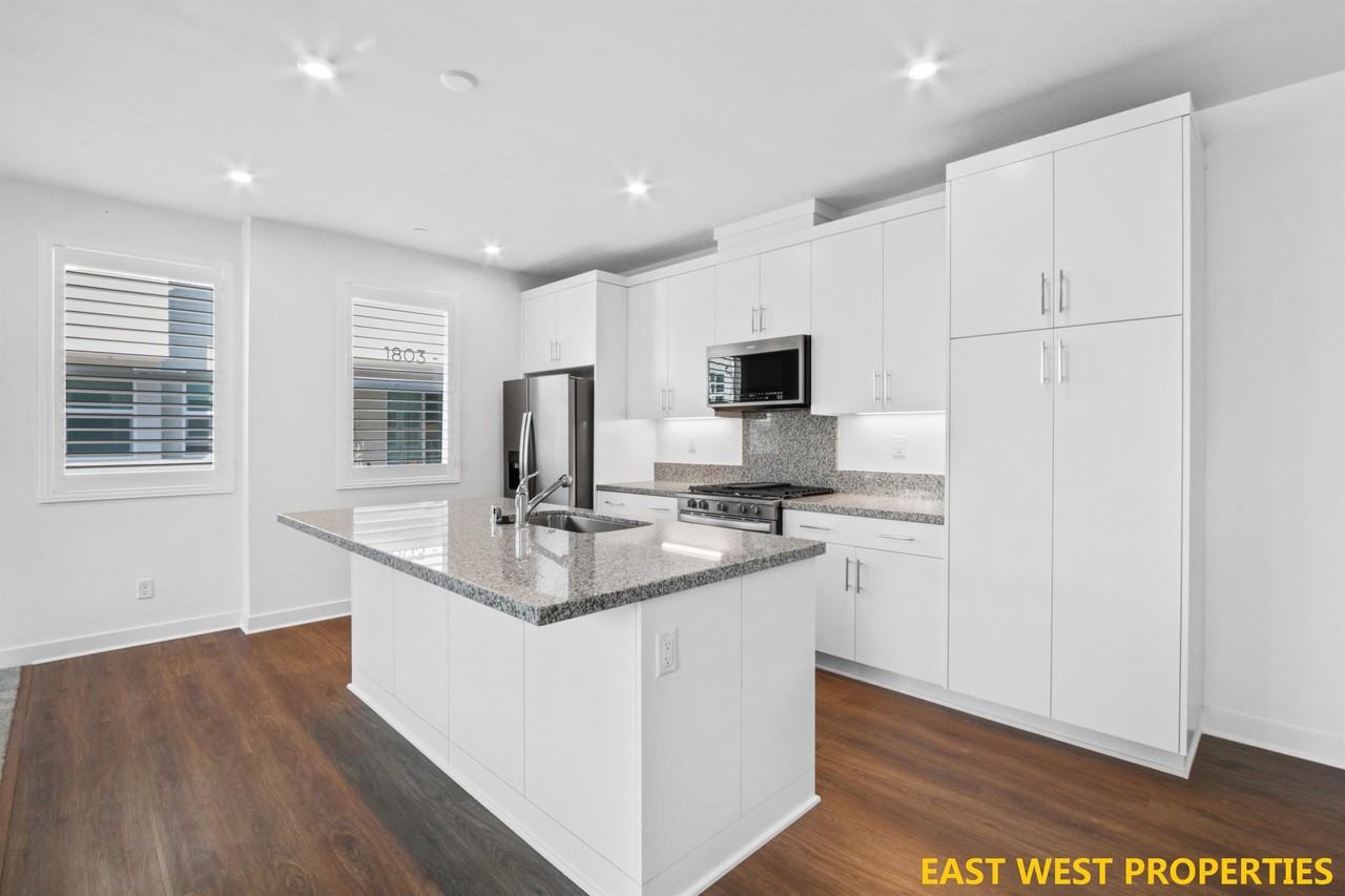 1719 W Bushell St #1 - Photo 3 of 32