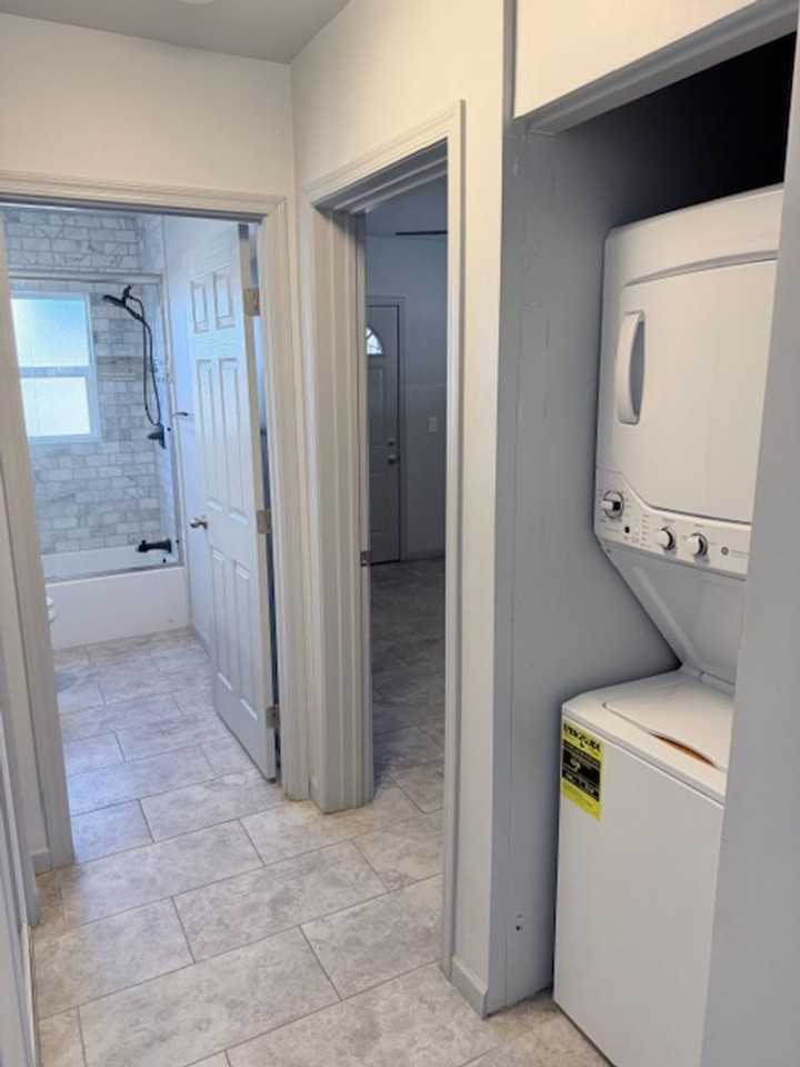 1418 E Mckinley St - Photo 5 of 9