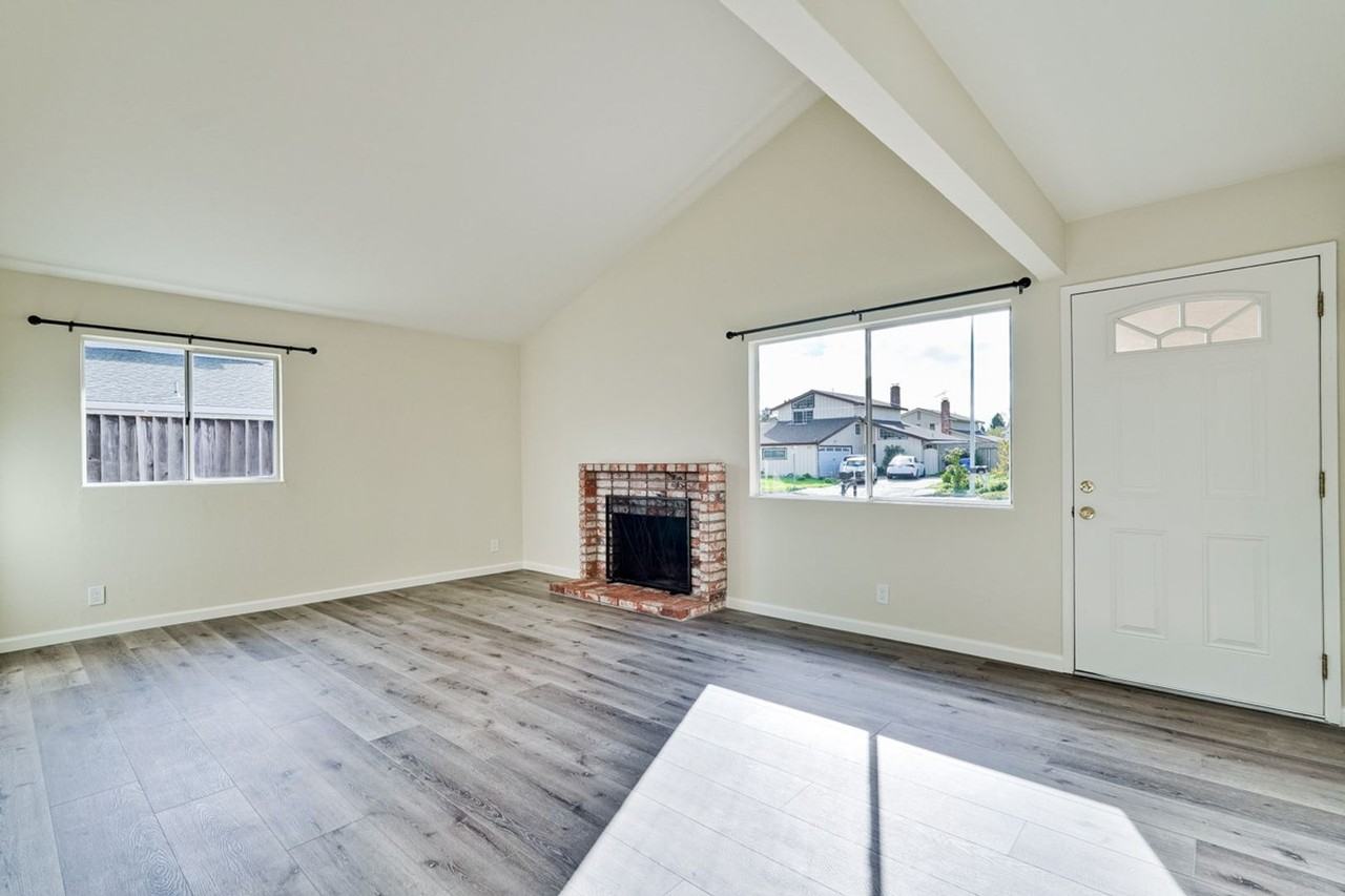 34302 Parker Ct - Photo 6 of 39