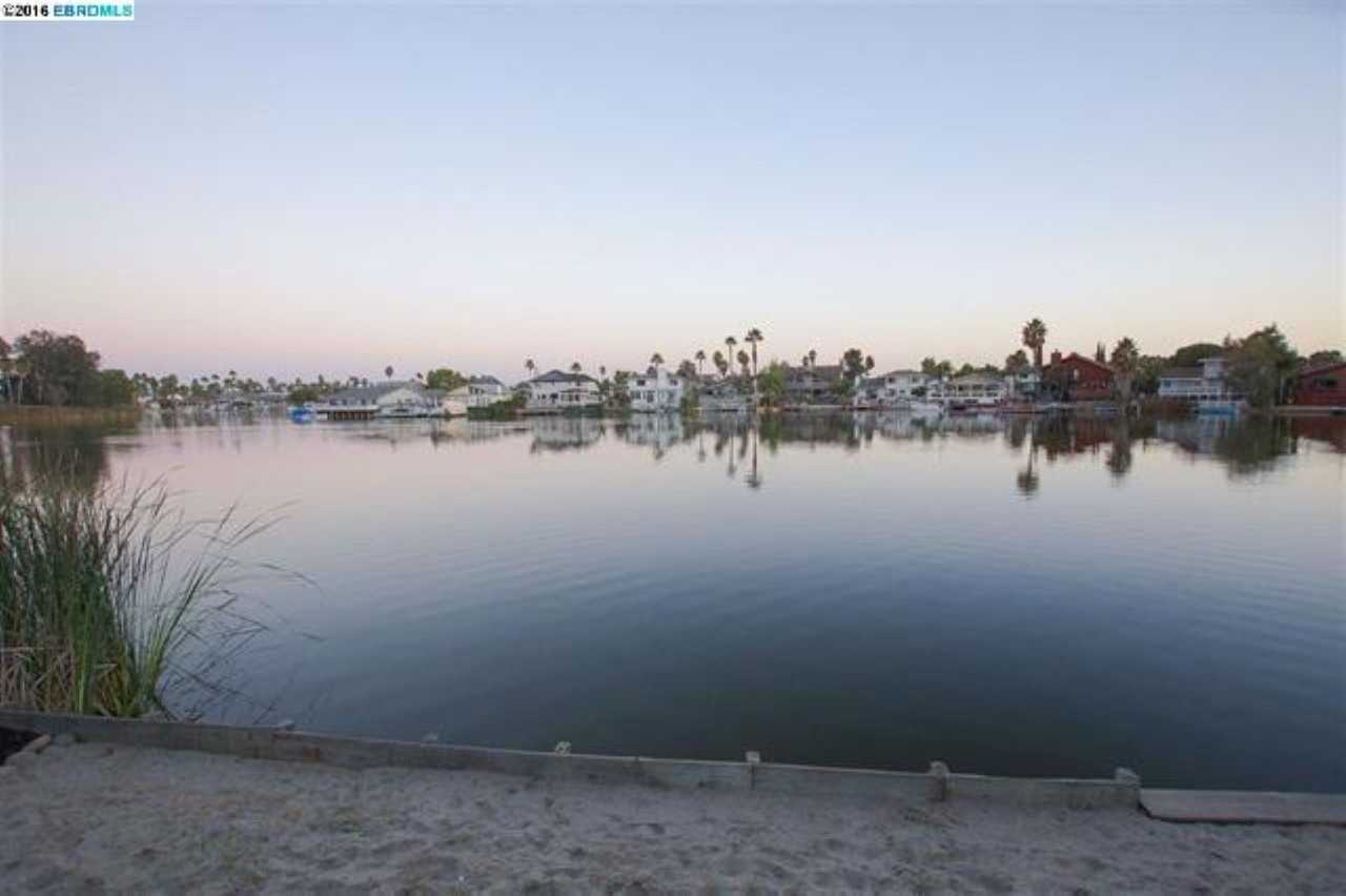 1345 Shell Ct - Photo 2 of 25