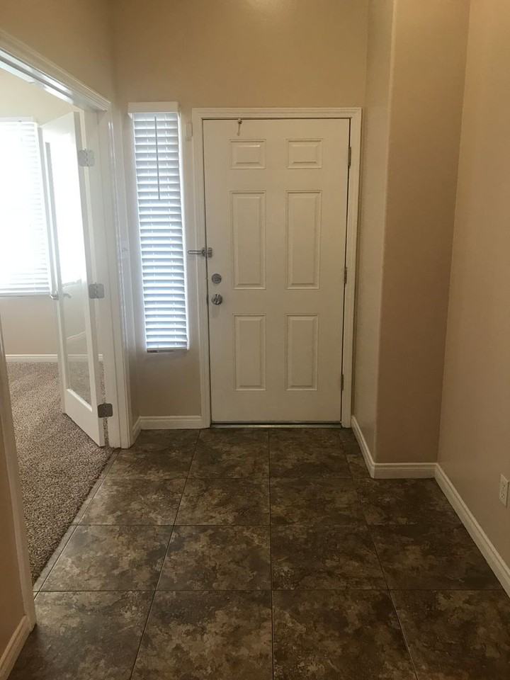 8911 Wheat Grass Ave - Photo 3 of 20