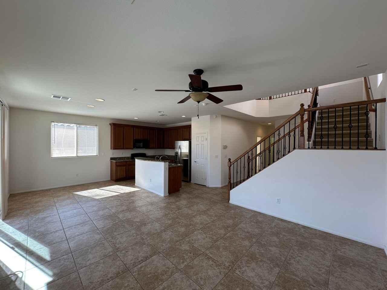 920 Baronet Dr - Photo 2 of 13