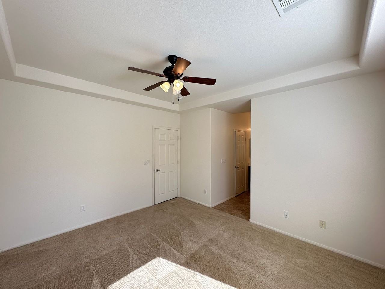 920 Baronet Dr - Photo 7 of 13