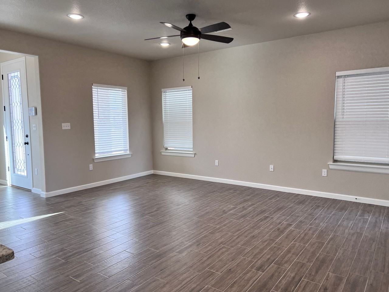 6536 Hoop St - Photo 7 of 25